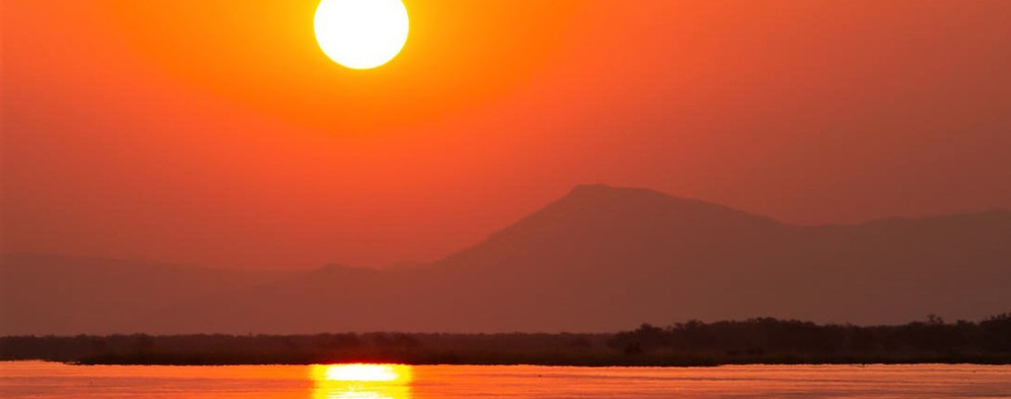 mana pools zimbabwe safari destination